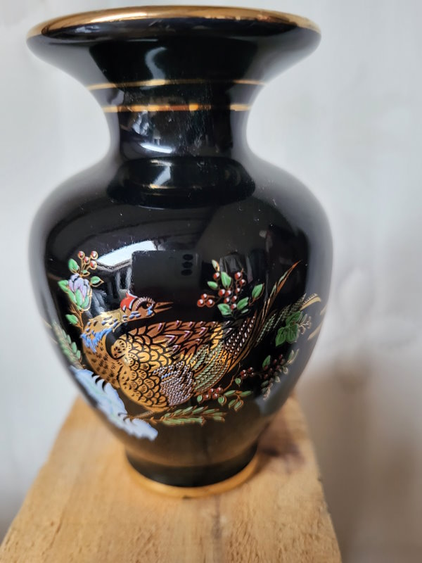 Vase Bird Design