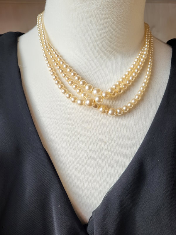 Shop Jewellery.