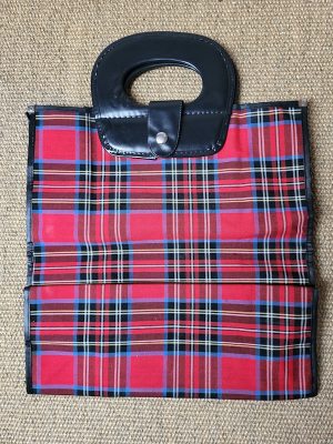 Tartan pattern shopper bag.